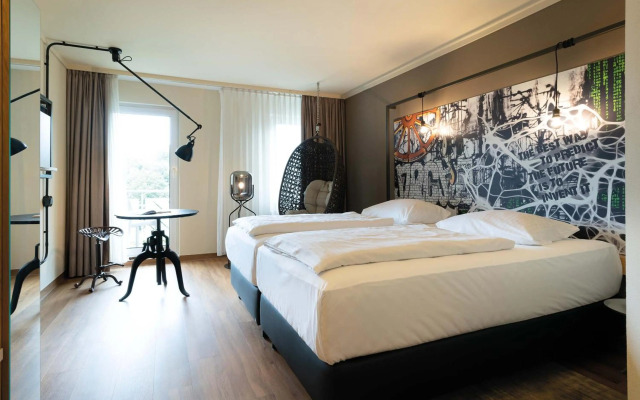 Titania Hotel