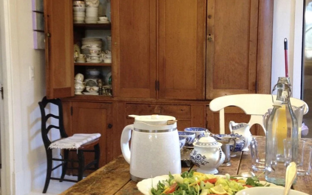 Church Des Artistes Guest House