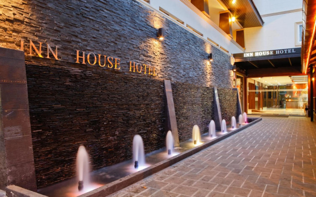 Inn House Hotel