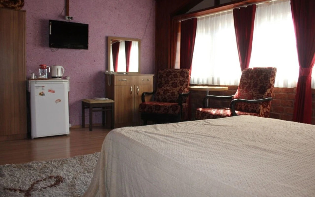 Urla Tarihi Han Otel