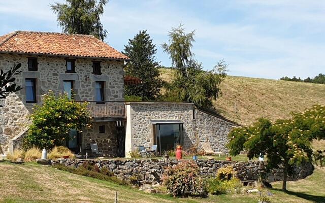 Exquisite Mansion in Cantal with Jacuzzi, Sauna and Pool