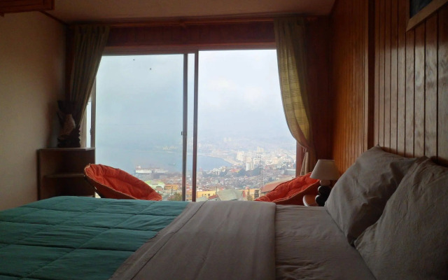 Costa Azul Bed & Breakfast