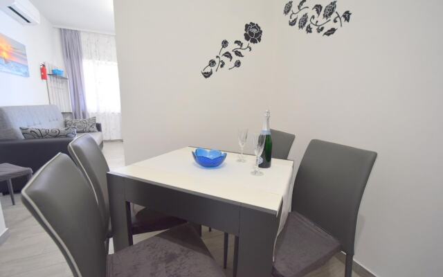 Apartments Mladenka
