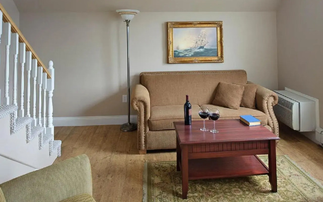 Lunenburg Arms Hotel and Spa
