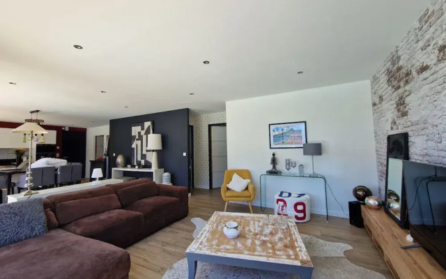 Beautiful House With Heated Pool, Ploemeur