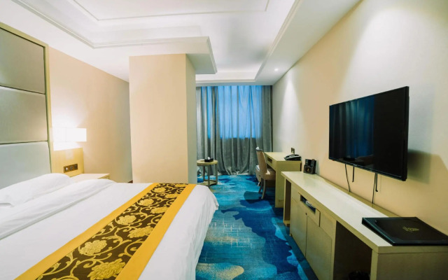 Purple Cloud Hotel