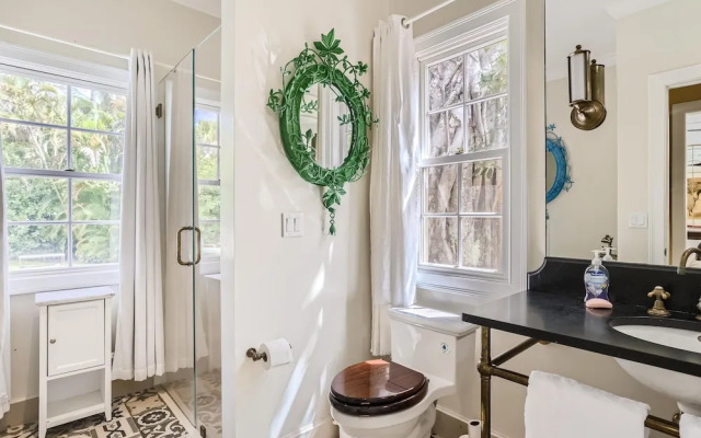 Toad Hall, 5br, 6 ba