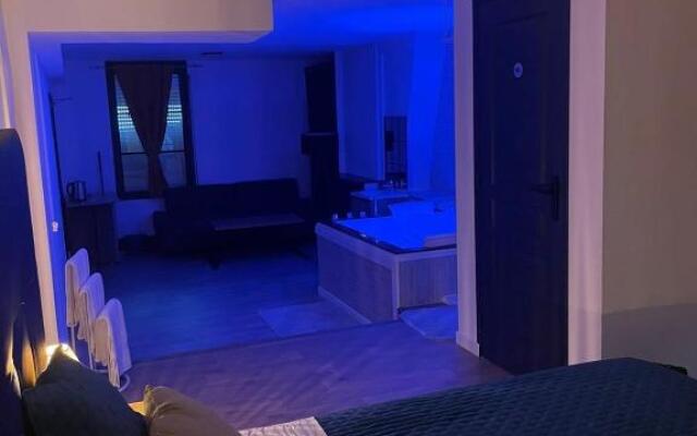 Loft ravissant 45m2 Jacuzzi RVB NIGHT 2