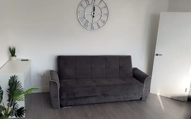 Sleek, Sleeps 6 Sunset Views, Family Friendly