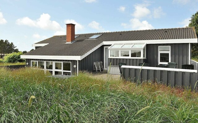 Trendy Holiday Home in Henne With Sauna