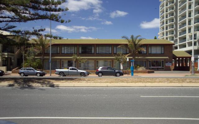 Glenelg Dockside Motel