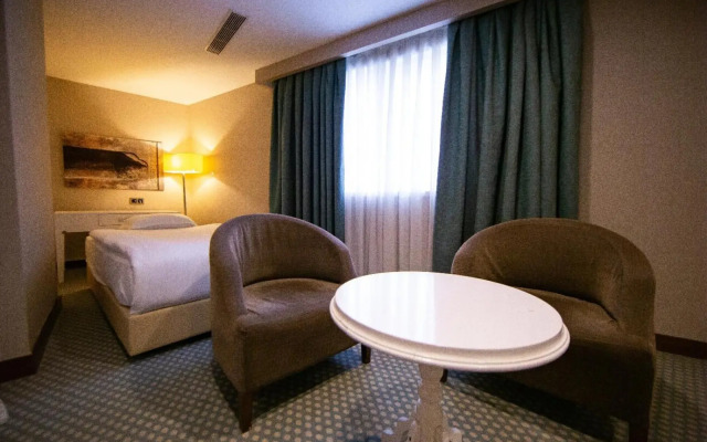 Nevali Hotel