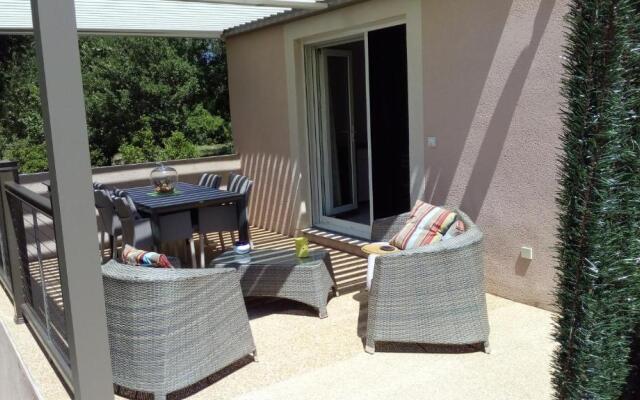 T2 Au coeur des chênes 1831 route de Mazaugues