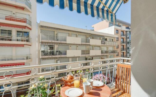 Luxurious Cosy 2 Bdrm Apartment Near Martinez by Olidesi