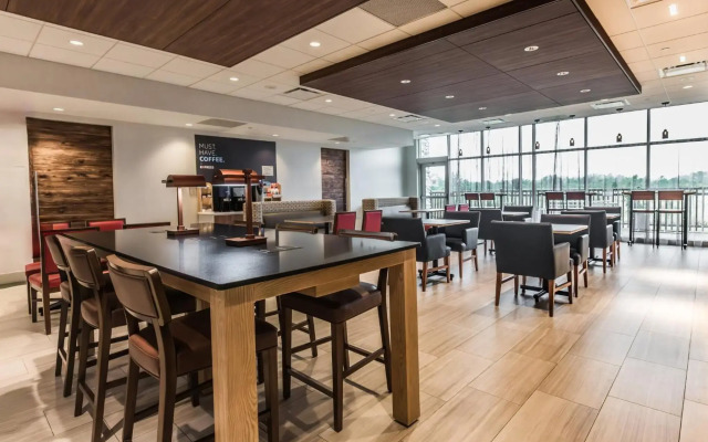 Holiday Inn Express & Suites Welland by IHG