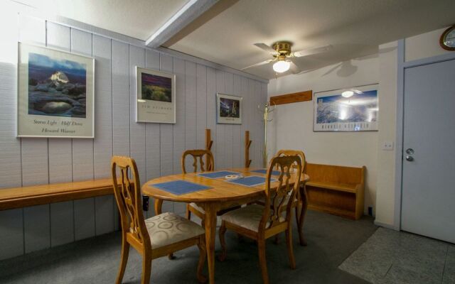 Summit 41 Spacious and Stones Throw to Eagle Lodge by RedAwning