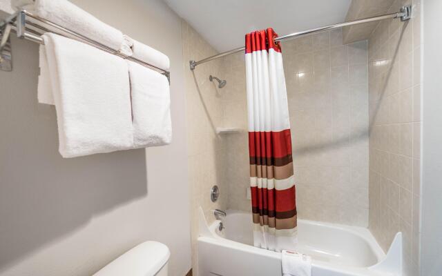 Ramada by Wyndham Medford Airport North