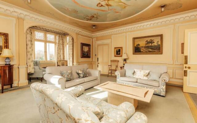 Waterfront Retreat in Hambleden