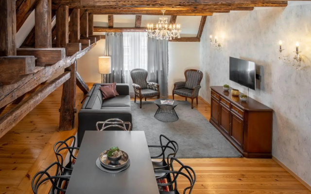Chateau 9 Apartments by Adrez Living