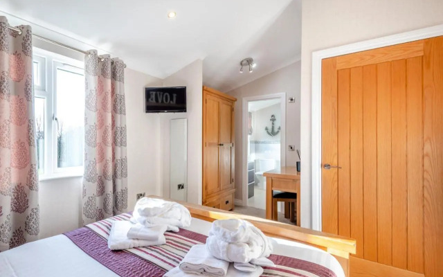 Nunland Hillside Lodges