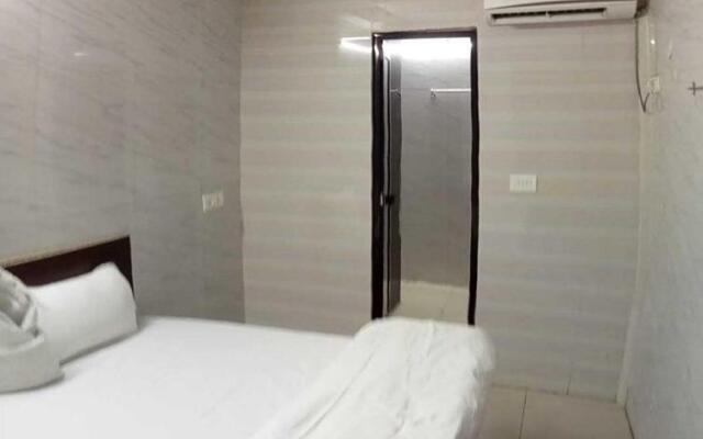 POP 89981 Hotel Dwarka Inn