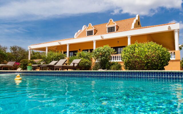 Stunning Caribbean Style Ocean Front Villa