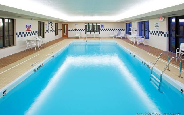 Holiday Inn Express Hotel & Suites East Lansing by IHG