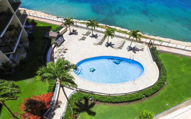 Hololani Resort