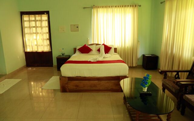 Aruvi Resorts