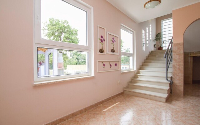 Nice Home in Labin With Wifi and 4 Bedrooms