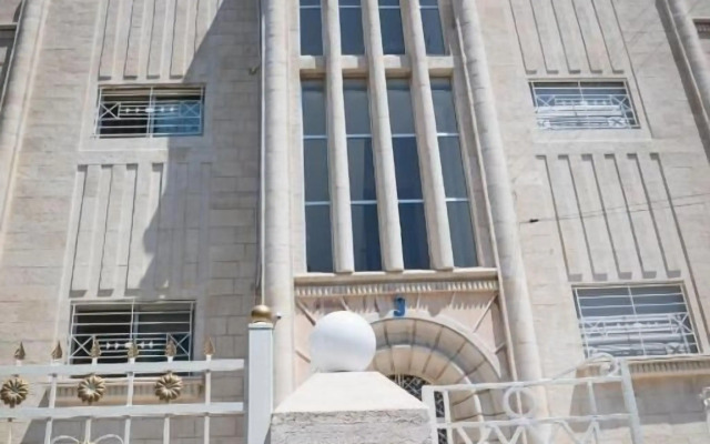 Dali House