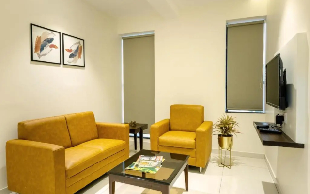 Hotel Paramount Suites & Service Apartments