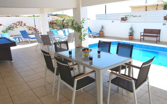 Pomos Villa - Only 50m to the Sea, Picturesque - Tranquil Area, Paphos