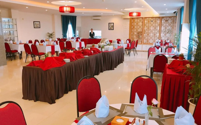 Golden Star Hotel