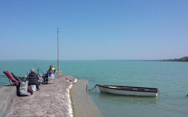 Crystal és Susanne Panzió