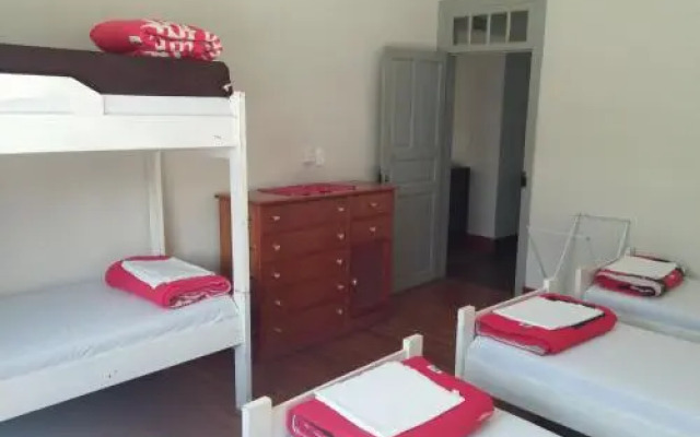 Hostel Parque Dos Saltos