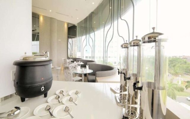 Ozone Hotel Pantai Indah Kapuk