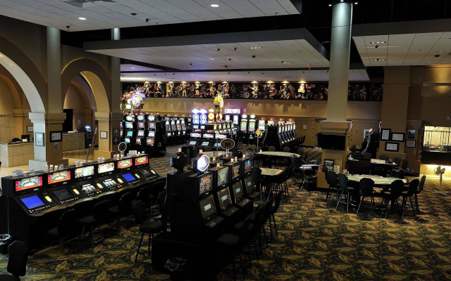 Camrose Resort & Casino