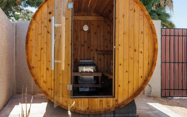 Solara - Pool & Spa - Sauna & Cold Plunge