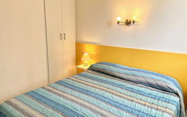 Flat With Parking Near the Beach