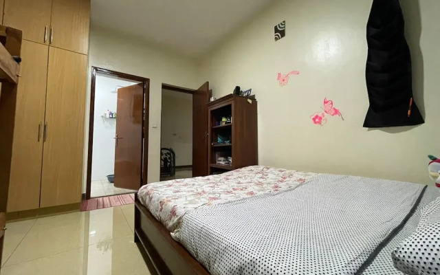 The Mugabi's Spacious Private Room