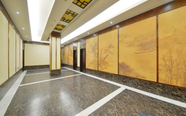 Jingyue Hotel (Meishandong Railway Station Wanda Plaza)