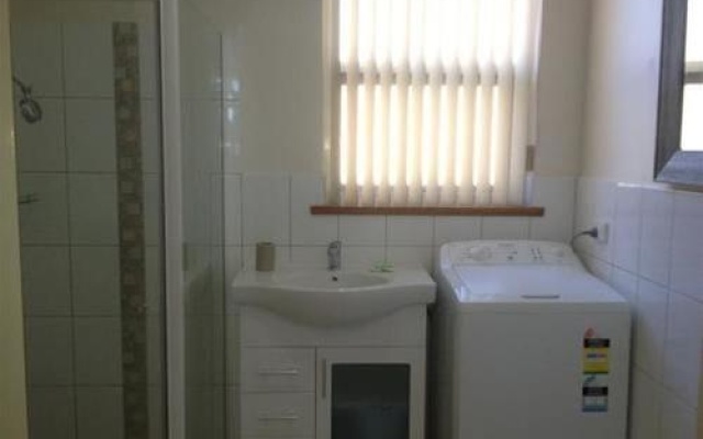 Longbeach Apartments Coffin Bay – Bathroom – Coffin Bay