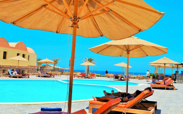 Rohanou Beach Resort