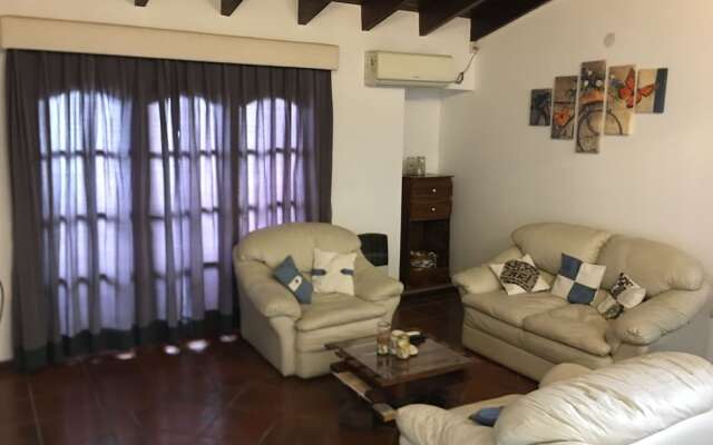 Beautiful House 2 to 9 People