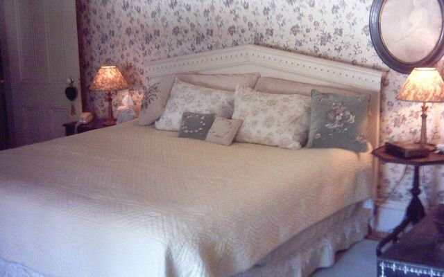 Pillsbury House Bed & Breakfast