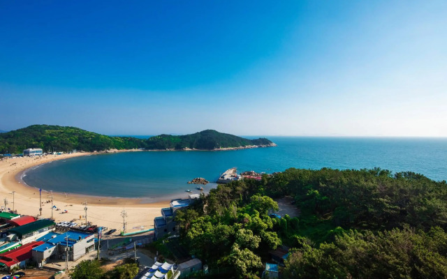 The Weekand Resort