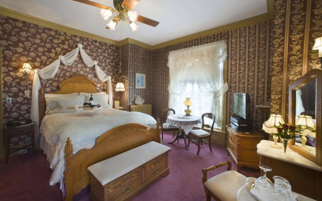 Port City Victorian Inn