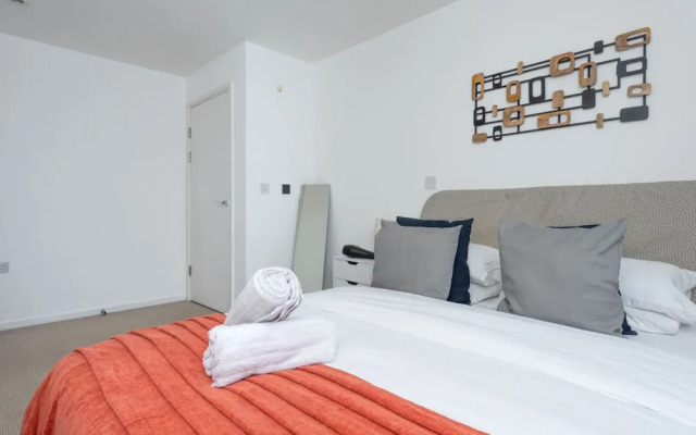 Old Street - Sleek Apartment