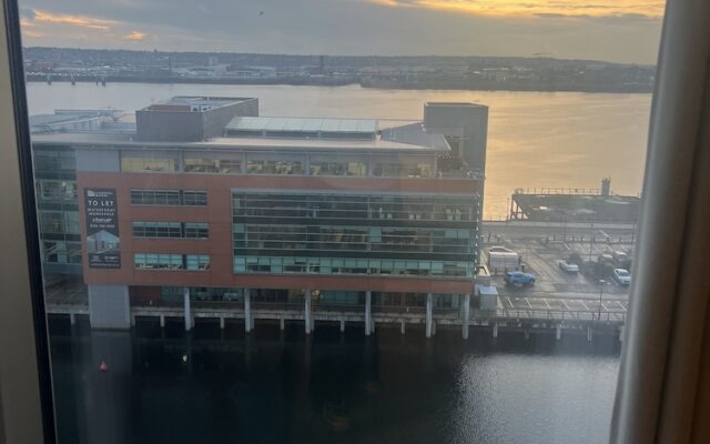 Beautiful Apartment With Excellent Water View